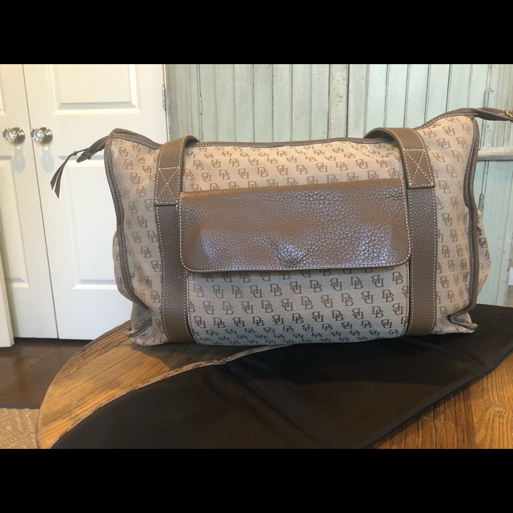 Dooney and Bourke brn signature diaper bag w/pad